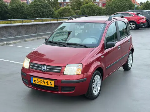 Fiat Panda 1.2 Emotion Automaat 39500km Nap ParkeerCamera Clima Navi DigitaalSnelheidMeter Nette Aut