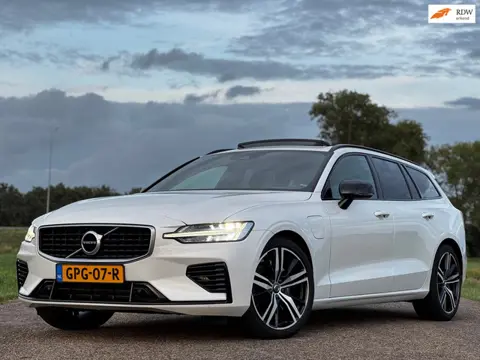 Volvo V60 2.0 T8 Twin Engine AWD Inscription|AUT|HEADUP|PANO|HARMAN/KARDON|AFN TREKHAAK