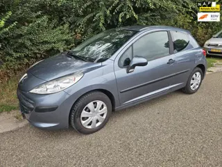 Peugeot 207 1.4-16V XR