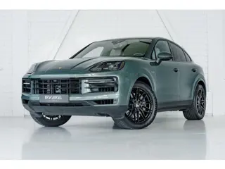 Porsche Cayenne Coupé E-Hybrid l PTS Malachite Green l Porsche Exclusive interieur