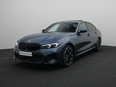 BMW 3-serie 330e M Sportpakket Pro | Comfort Pack | Comfort Access | Achteruitrijcamera | Trekhaak |