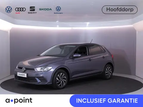 Volkswagen Polo 1.0 TSI Life 95 pk | Navigatie | Parkeersensoren | Adaptieve cruise control | LED ko