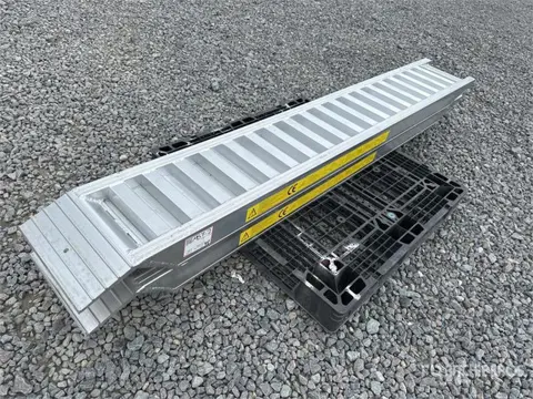 6 Ton Aluminum Loading Ramps (Unused) (bj 2025)
