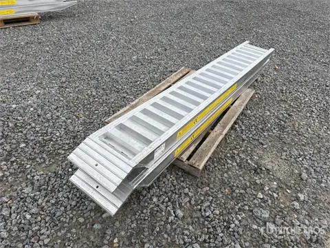 6 Ton Aluminum Loading Ramps (Unused) (bj 2025)