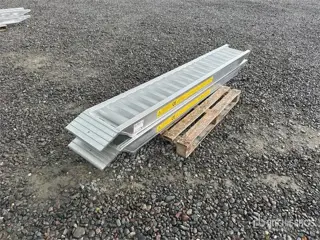 6 Ton Aluminum Loading Ramps (Unused) (bj 2025)