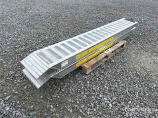 6 Ton Aluminum Loading Ramps (Unused) (bj 2025)