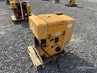 Hatz 2L41C on pallet Engine