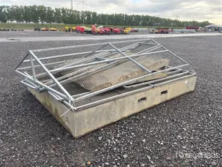 PORTABLE Equipment Wash Bay with Steel Grating and
