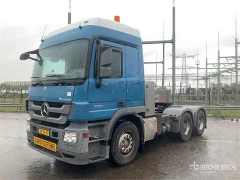 Mercedes-Benz Actros 2651 LS 6x4 T/A Sleeper Truck Tractor
