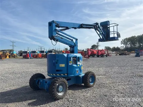Genie Z-34/22 4WD Diesel Articulating Boom Lift (bj 2015)