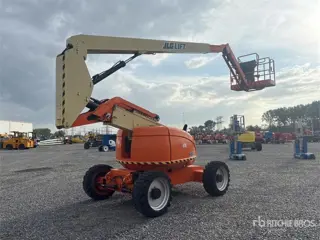 JLG 600AJ 4WD Diesel Articulating Boom Lift (bj 2011)