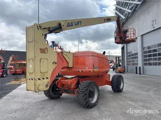 JLG 800AJ 4WD Diesel Articulating Boom Lift (bj 2013)