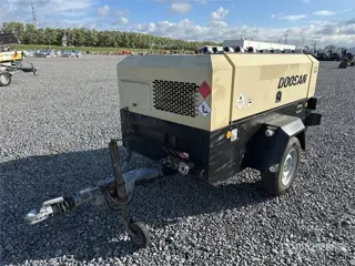 Doosan D21 Mobile Air Compressor (bj 2013)