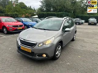 Peugeot 2008 1.6 VTi Active , navigatie , pdc , airco