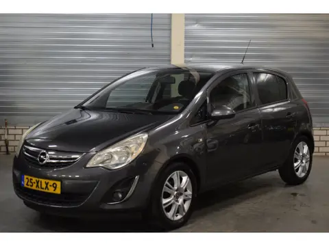 Opel Corsa 1.4-16V Cosmo + Climate Control|Parkeersensoren|Cruise Control|Trekhaak|