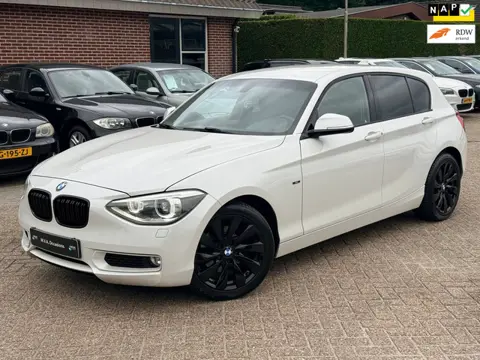 BMW 1-serie 118i Business+ Urban|Nieuwe Ketting + Klepseals|Navigatie|Leder|Automaat|Xenon|Nette sta