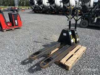 Yale of (2) Yale MPC15 Pallet Jack (bj 2022)