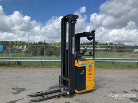 Unicarierres X/160SDTFVSN645 1600 kg Electric Stac