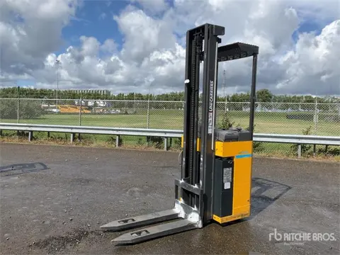 UniCarriers A/160STJN420 1600 kg Electric Stacker