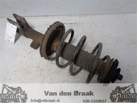 Citroen C4 1.6 16V 2004-2010 Veerpoot links voor