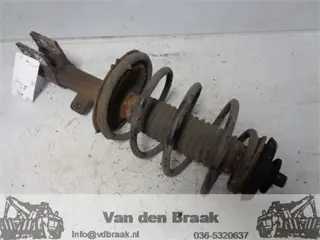 Citroen C4 1.6 16V 2004-2010 Veerpoot links voor