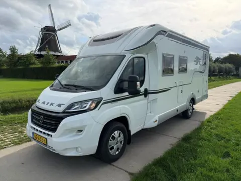 Laika ECOVIP 409 Halfintegrale | 150pk | Airco | Luifel