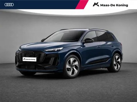 Audi Q6 e-tron S edition 83 kWh 252 PK · Adaptieve luchtvering · Glazen panoramadak · Trekhaak elek.