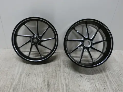 VELGEN SET Ducati Diavel 2011 - 2015