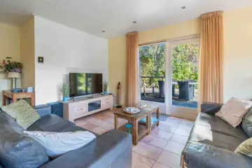 Foto 18 van Sfeervol rietgedekte villa aan de rand van bos en nabij De Koog