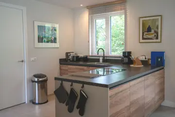 Foto 15 van Comfortabel ingericht familiehuis op het rustige park de Parel