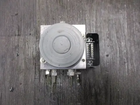 ABS POMP Suzuki GSR 750 2011 - 2016