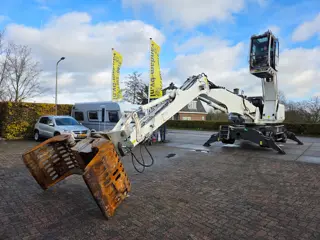 Sennebogen 821 overslagkraan met roterende sorteergrijper