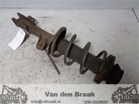 Suzuki Alto 1.0 12V 2009-2015 Veerpoot links voor