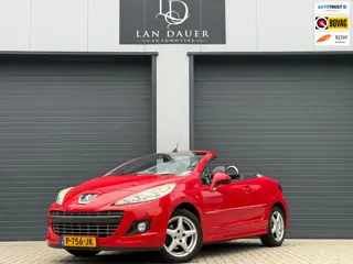 Peugeot 207 CC 1.6 VTi Griffe / LAGE KM / LEDER STOELVERWARM