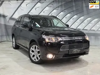 Mitsubishi Outlander 2.0 PHEV Intense + trekhaak navi clima