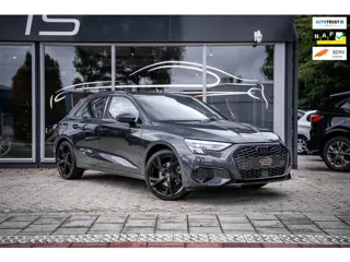 Audi A3 Sportback 35 TFSI Business edition|Trekh|Apple CarPlay|Lane Assist|Digital Cockpit|LED|19"LM