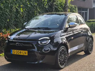 Fiat 500 42 kWh Top SoH 93% CarPlay Special Edition Amaretto Rund Leder interieur 2e Eig NAP