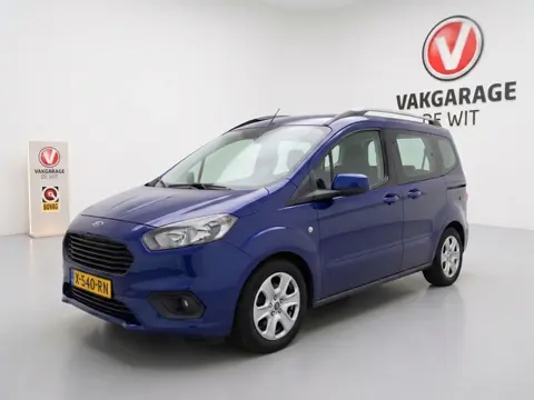 Ford Tourneo Courier 1.0 Titanium