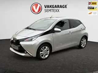 Toyota Aygo 1.0 VVT-i x | Trekhaak | Clima | Navi | Camera | Cruise | Half Leder | Origineel NL Auto