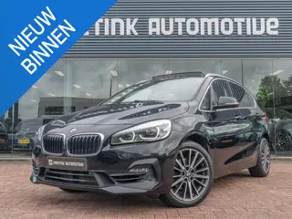BMW 2-serie Active Tourer 220i High Executive | Pano | Afn trekhaak | Dealer onderhouden