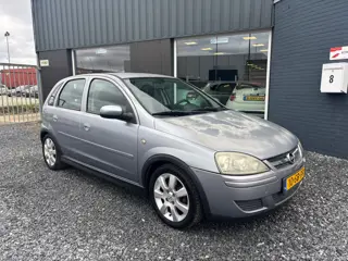 Opel Corsa 1.4-16V Silverline | 5-drs. | Airco | APK 01-2027!