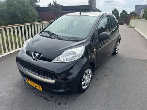 Peugeot 107 1.0-12V XR (bj 2011)