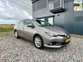 Toyota Auris Touring Sports 1.8 Hybrid Lease