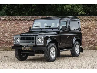 Land Rover Defender 90 Station Wagon "1st owner and 131.000 kms" A Ninety serviced by the official L