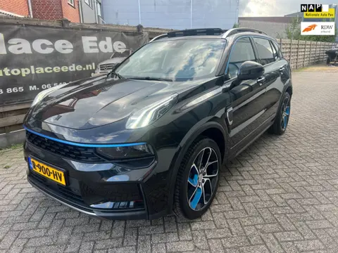 Lynk & Co 01 1.5 ZWART DAK ECC