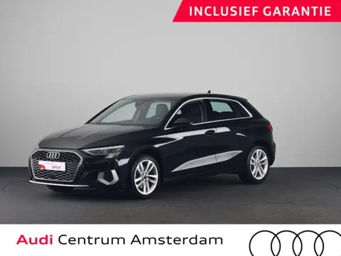 Audi A3 Sportback 30 TFSI Attitude 110 pk S-tronic | Navigatie | Parkeersensoren achter | Autom. air