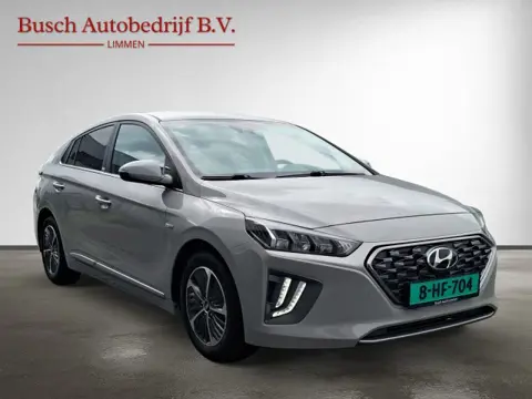 HYUNDAI IONIQ 1.6GDi PHEV Plug-In Automaat Advance uitvoering, alle optie's 30.000 km in nieuwsttaat. 