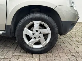 Foto 20 van Dacia Duster 1.6 Aniversare 2wd -Cruise-Trekhaak-Leder-Navi