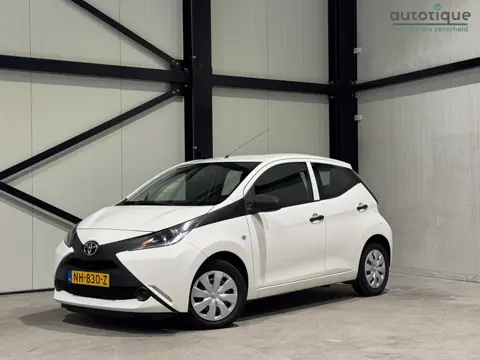 Toyota Aygo 1.0 VVT-i x-now | airco | dealer onderhouden |