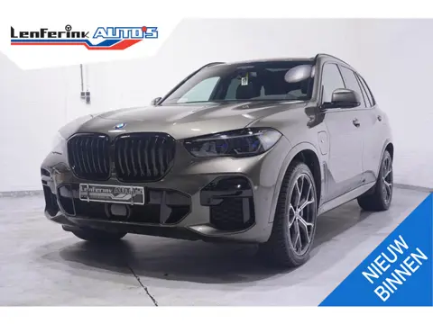 BMW X5 xDrive45e High Executive SOH 95% M-sport Panorama dak Luchtvering Comfort acces Head-up displ